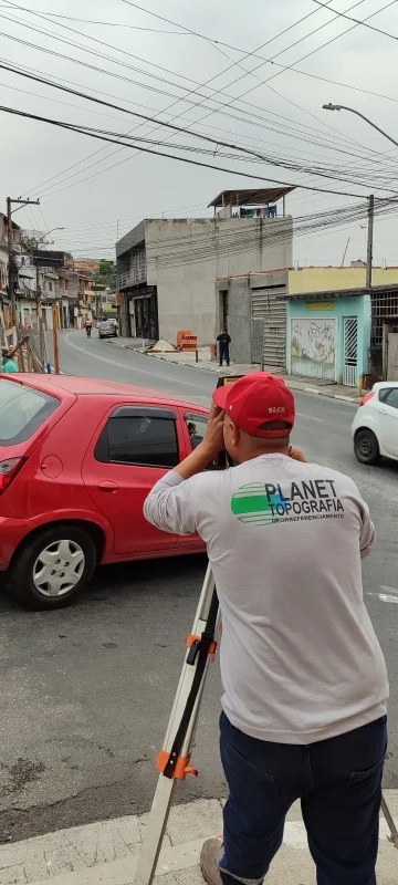 LEVANTAMENTO TOPOGRÁFICO COMPLETO